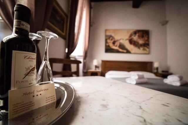 Hotel Sabrina Cortona Bagian luar foto