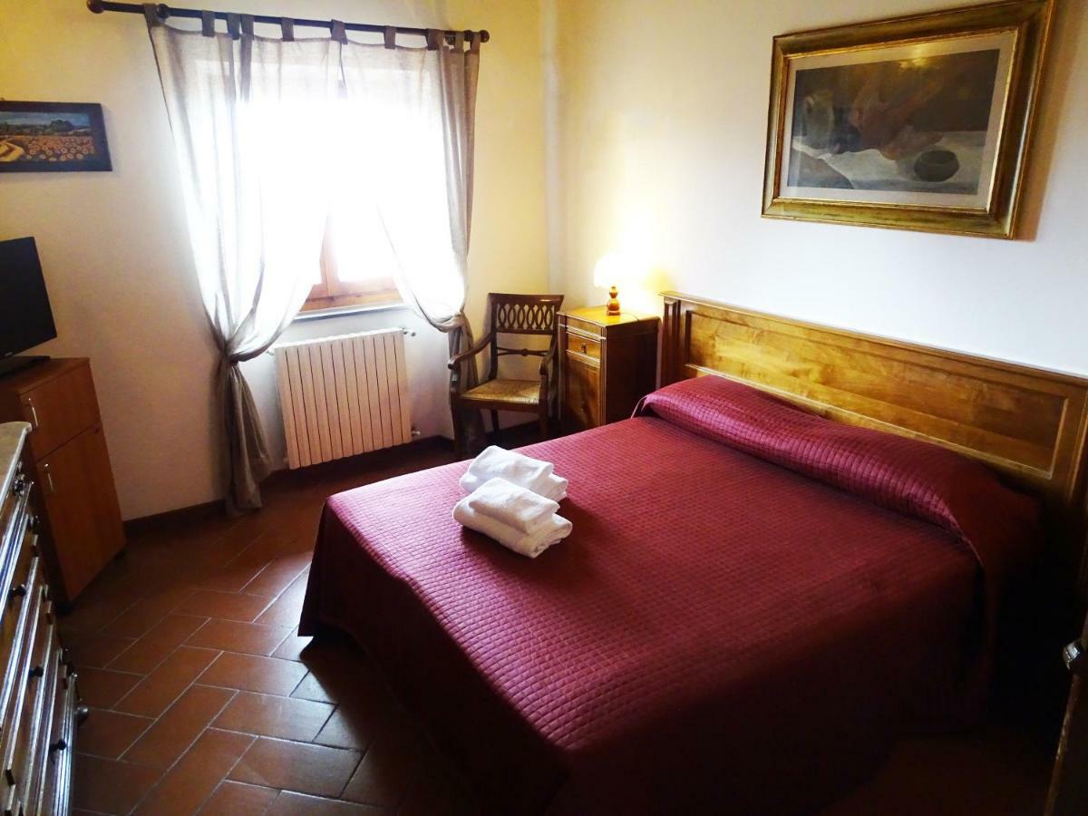 Hotel Sabrina Cortona Bagian luar foto